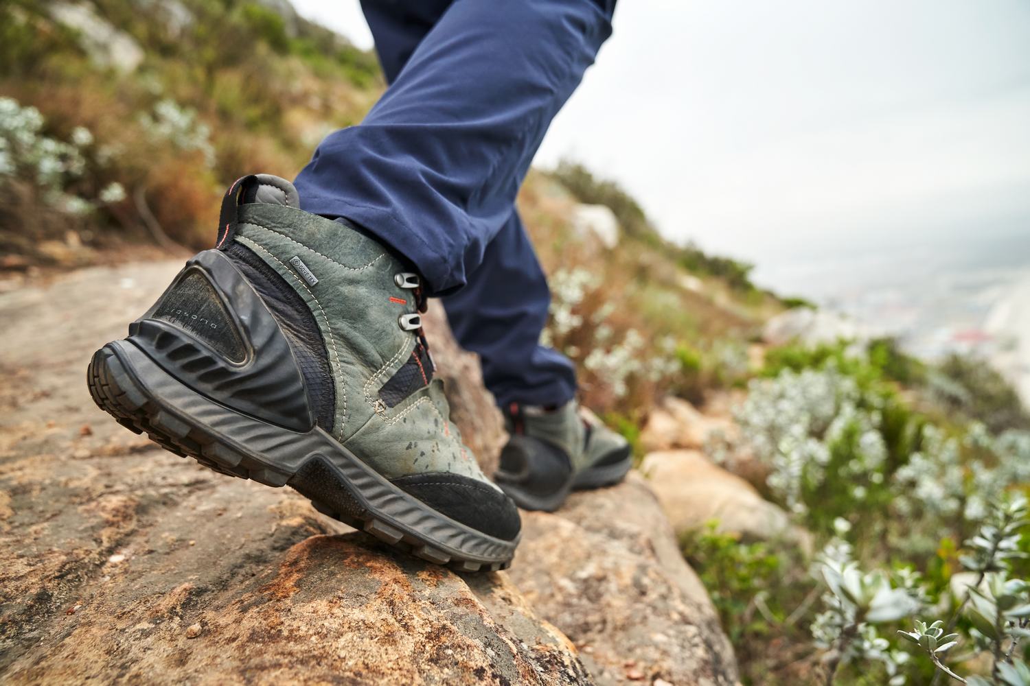 ECCO Mens Hiking Shoes Black - Exohike Mid Gtx - KVM-275916